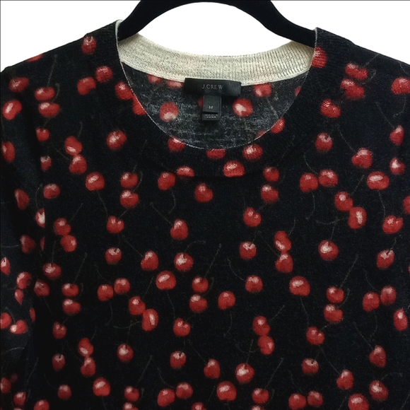 🍒J.CREW BLACK 3/4 SLEEVES MERINO WOOL CREW NECK SWEATER WITH RED CHERRY DESIGNS - Picture 5 of 12